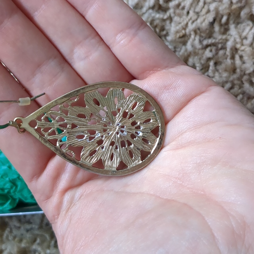 Lightweight Dangles - Picture 3 of 5